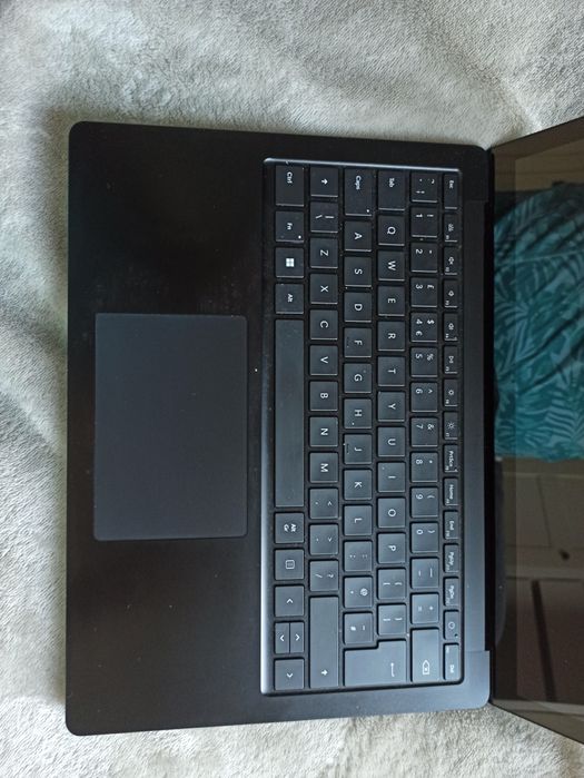 Microsoft Surface laptop 5 i7/16/512