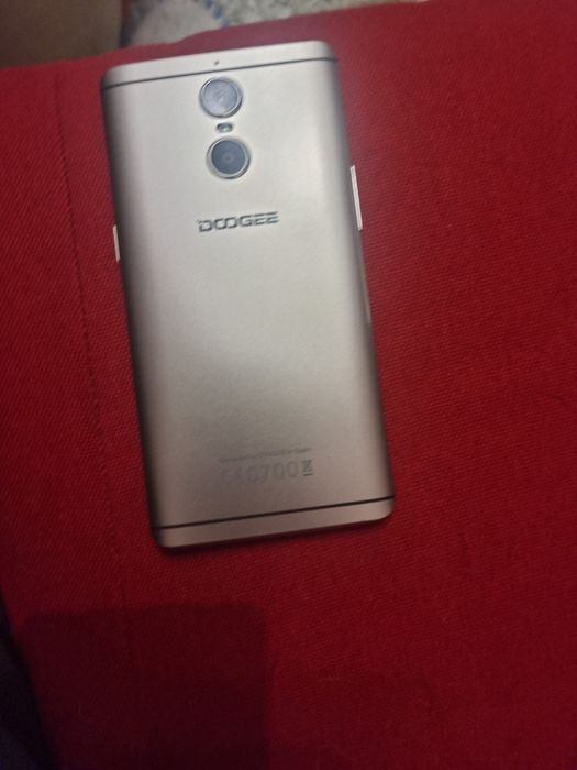 Телефон DOOGEE  бу