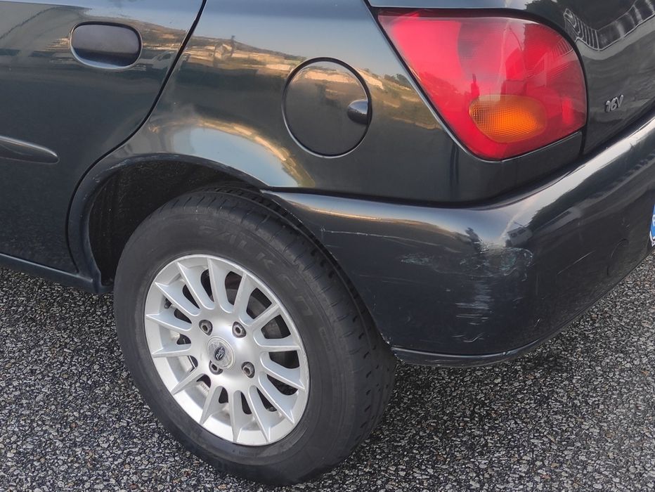 Ford Fiesta 1.25 Ghia — photo 3