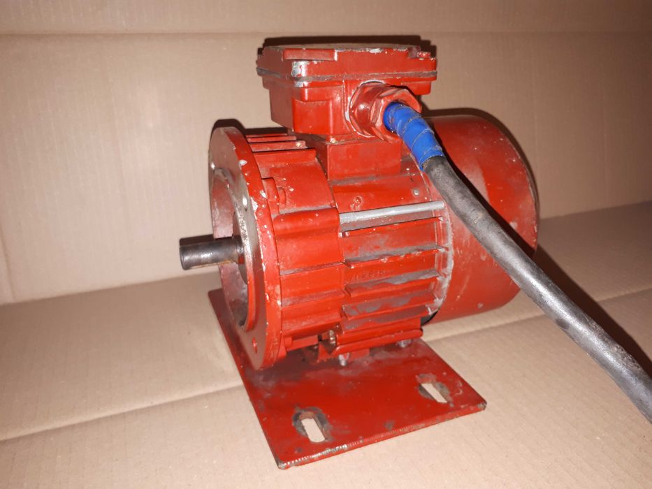 Silnik elektryczny BESEL Skf 71-4A,
