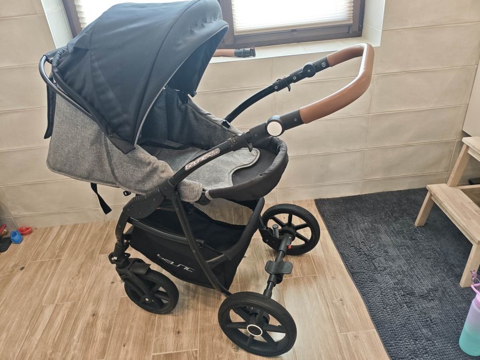 Riko Basic zestaw wózek gondola i spacerówka