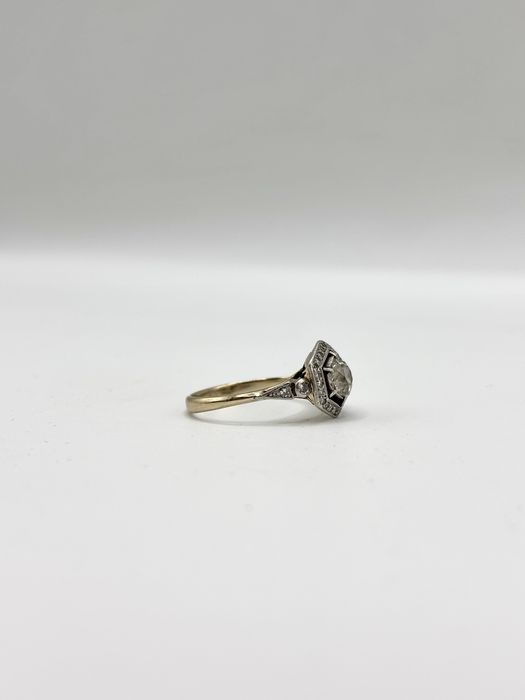 Pierścionek Art Deco z Diamentami w Złocie i Platynie