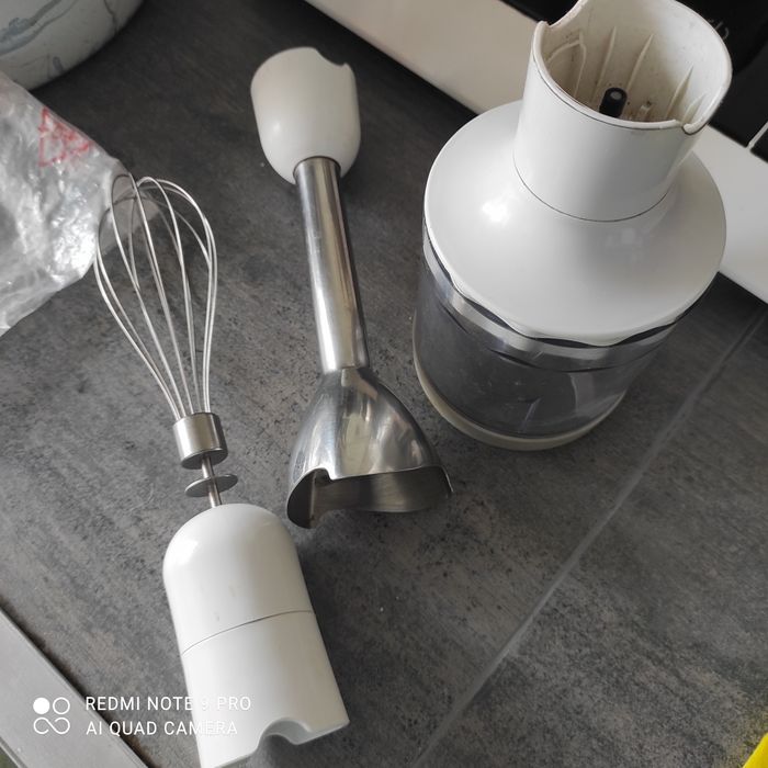 Запчасти к блендере Филипс , чаша,венчик и прочее