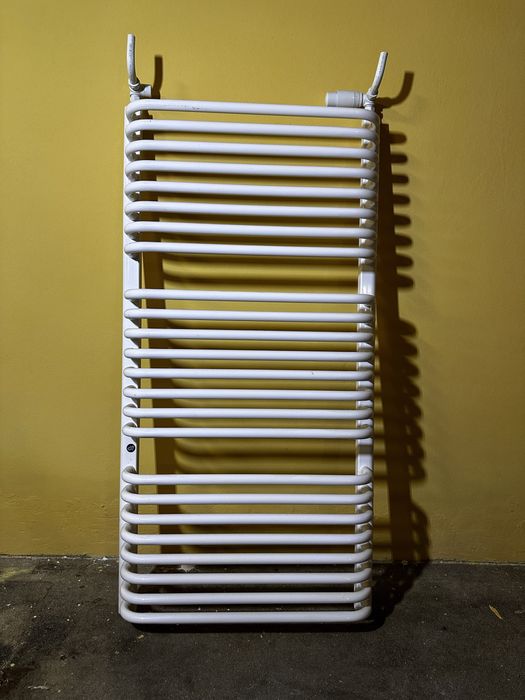Biały grzejnik łazienkowy 118x60 cm