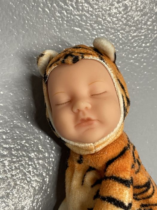 Anne Geddes kolekcjonerska lalka niemowle Baby Tiger tygrysek