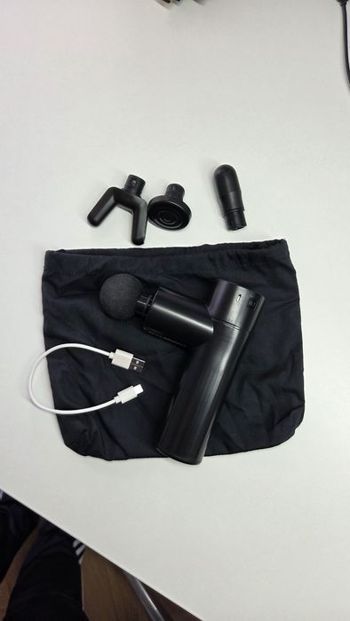 Mini pistolet do masażu