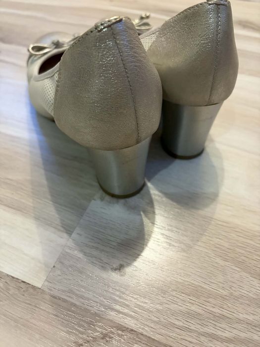 Buty strebrne lasocki