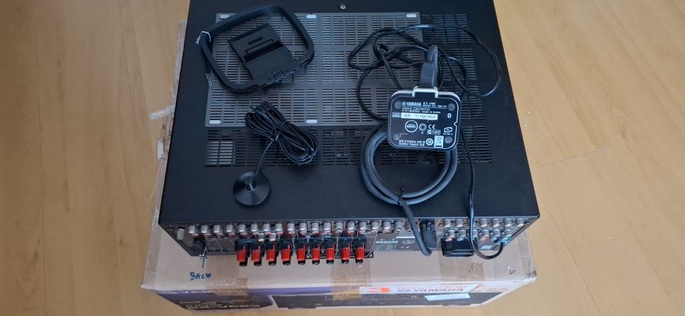 Amplituner YAMAHA RX-V663
