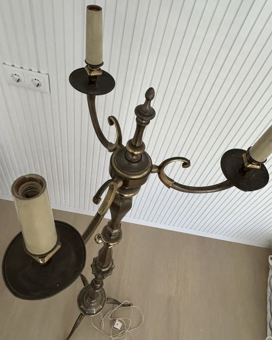 Candeeiro de chão/pé, em bronze dourado, arte nova