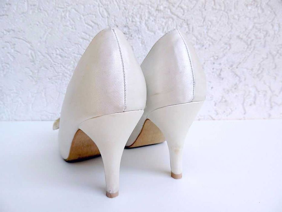 Eleganckie czółenka "BIANCO" roz 39