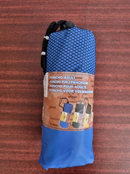 Дождевик - материал нейлон.