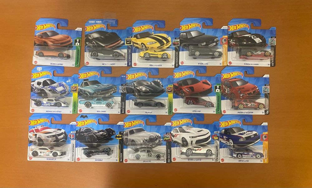 Hot wheels 85 unidades