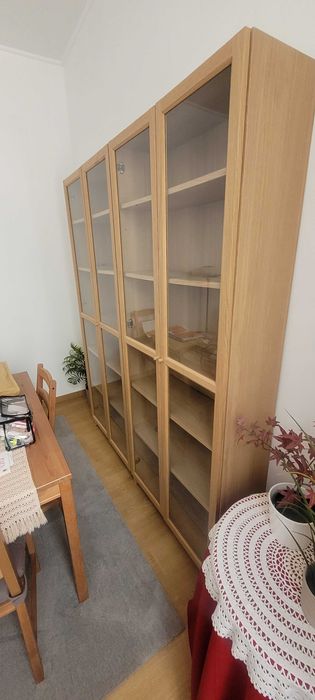 Estante/vitrine de parede multiusos como nova