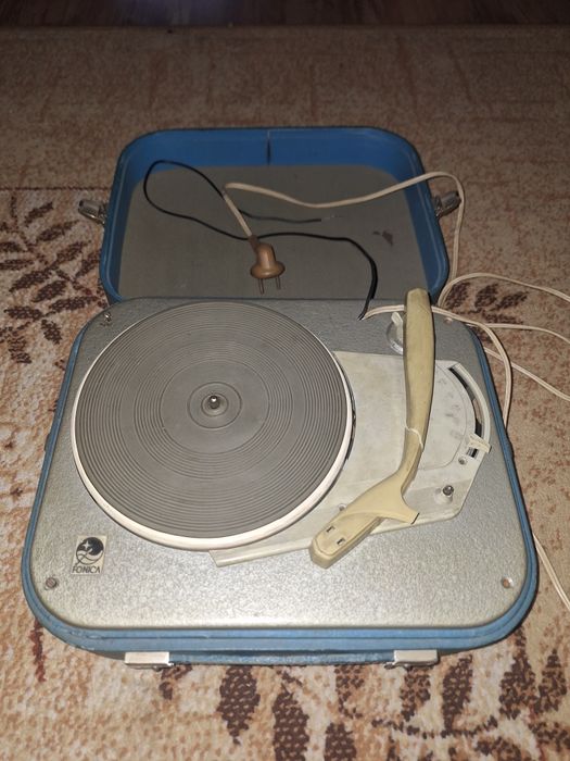 Gramofon lata 60 Fonica do renowacji