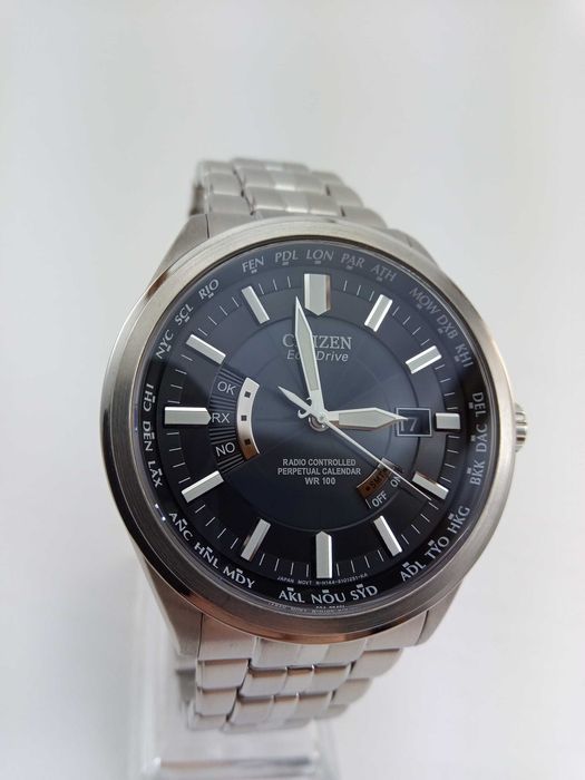Японские часы Citizen Eco-Drive CB0010-53L радиоконтроль вечник сапфир