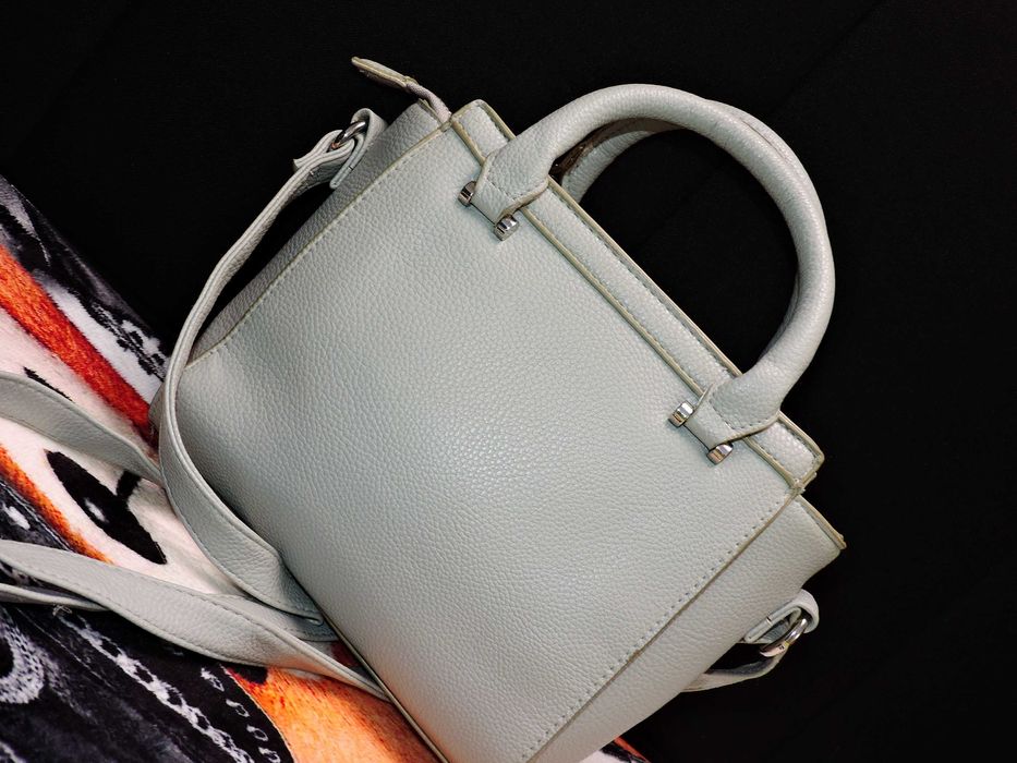 Accessoires Szara torebka kuferek