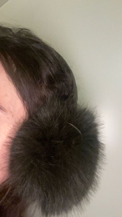 Класні теплі стильні хутряні хакі зелені навушники під песця