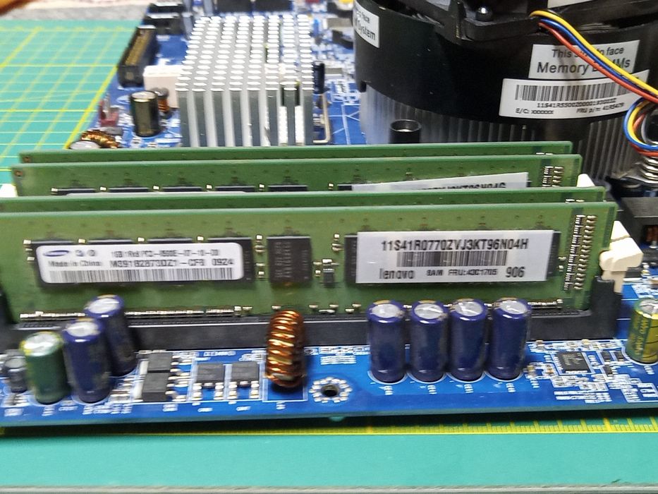 Профессиональная Рабочая станция Lenovo ThinkStation S10 (по запчастям