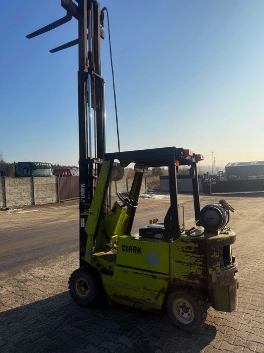 wózek widłowy CLARK GPM20 LPG Triplex 4.30m przesuw 2000kg 9150mtg
