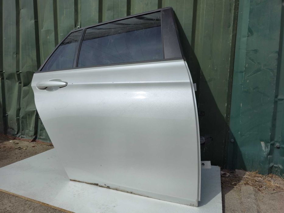 Porta traseira trás direita BMW Serie 3 F31 Carrinha (2012 a 2019)