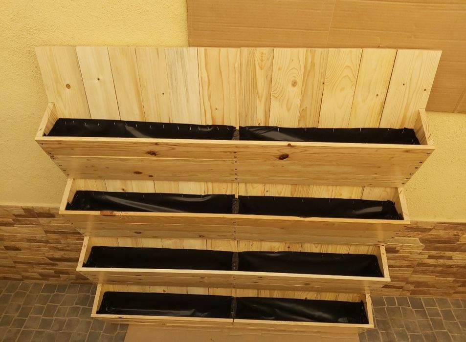 Horta floreira vertical