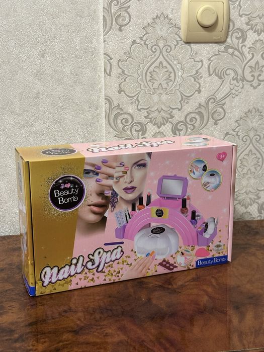 Набір для манікюру дитячий . Дитяча косметика сушка , лаки , помади