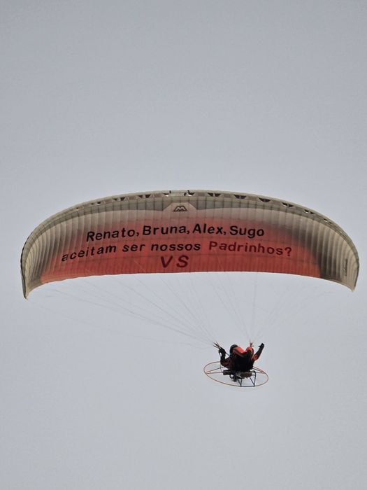 Voos batismo, publicidade aérea, espetáculos aéreos. paramotor