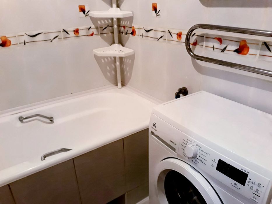 2-кім. Соборна. РОМАНТИЧНА СТУДІЯ, Кухня - ПІЛОН. Подобово. Ціна доби.