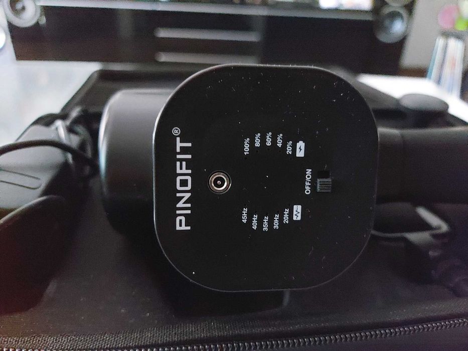 PINOFIT® Physio Boost  – wibrujący pistolet do masażu