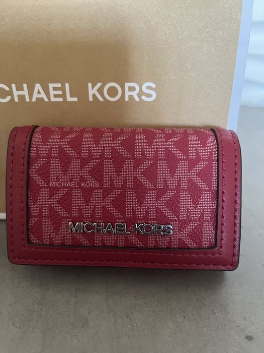Чехол для ключей , оригинал Michail Kors c монограмой.
