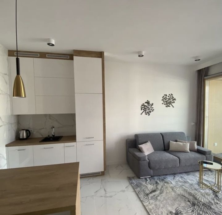 Стильна 2/х кім квартира у Варшаві