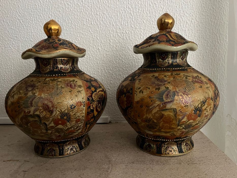 2 Decorative Jars447335833221222400