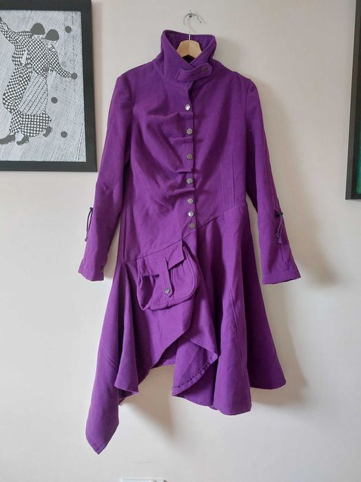 Fioletowy gotycki płaszcz