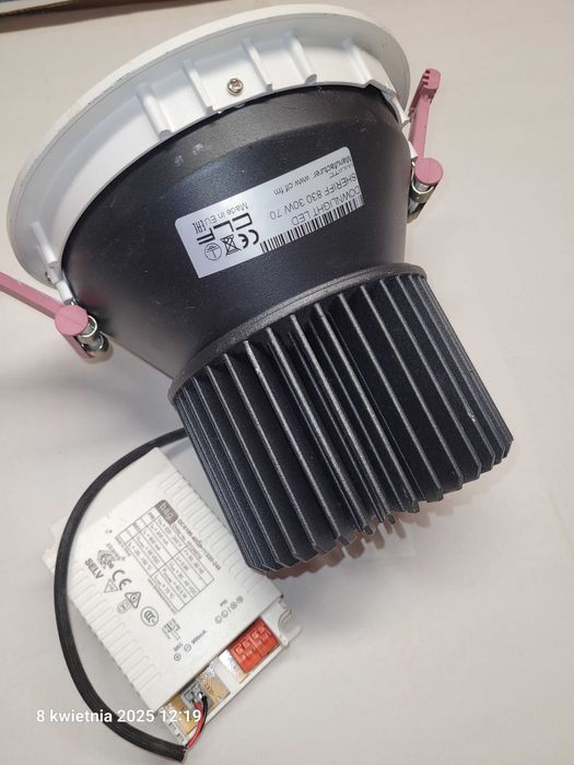 Oprawa sufitowa wpuszczana led downlight 830 30W 70