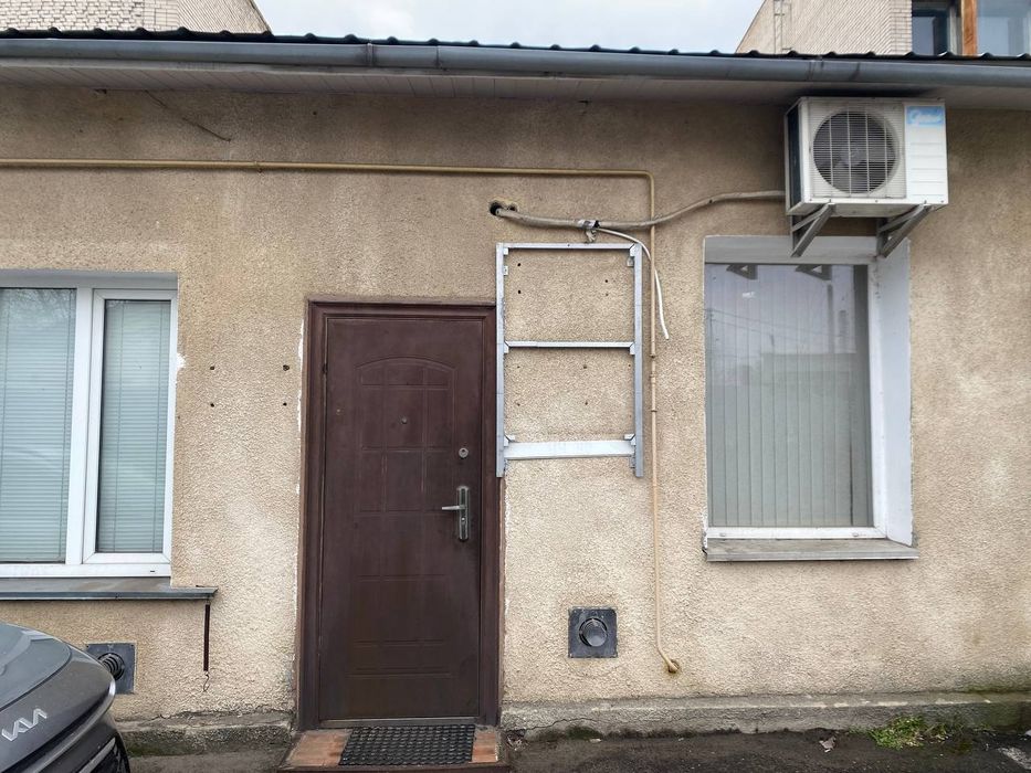 Офис р-н Лагерного поля 20м 2500грн