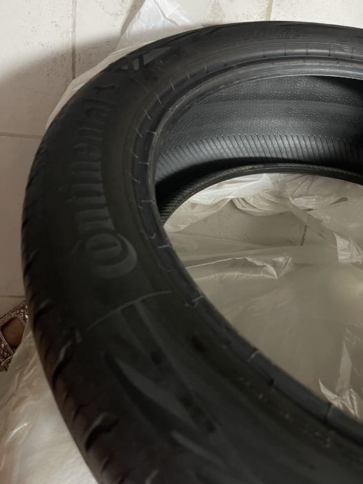 Pneu 215/50 R 18 XL continental