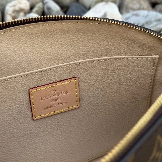 Косметичка Louis Vuitton шкіра