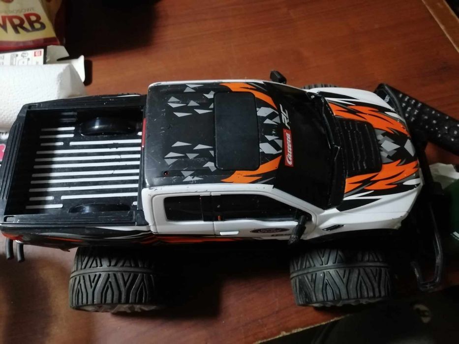 Samochód carrera rc