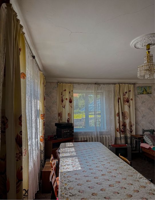 Терміновий продаж 1/2 будинку. 35 000$