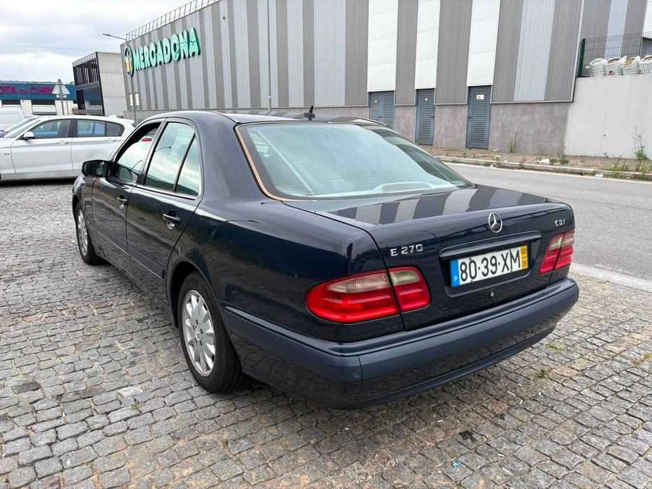 MERCEDES-BENZ E270 CDI ELEGANCE (W210) Diesel Impecável