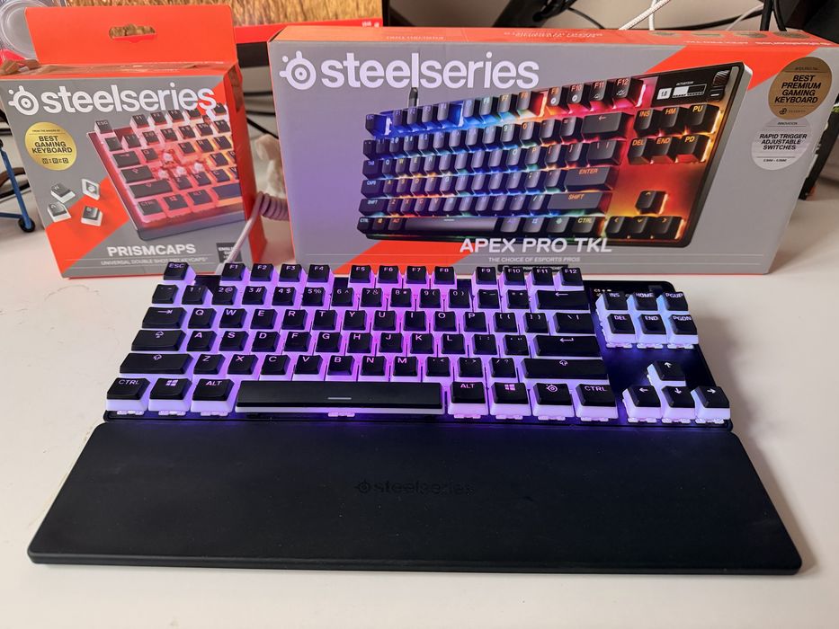 Apex pro TKL  gen 3 + prism caps