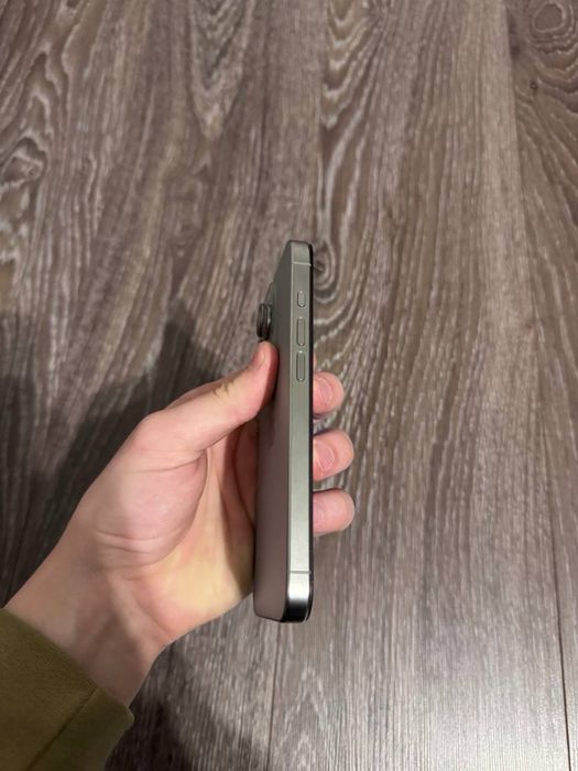 iPhone 15 Pro 256 GB E sim Bypass