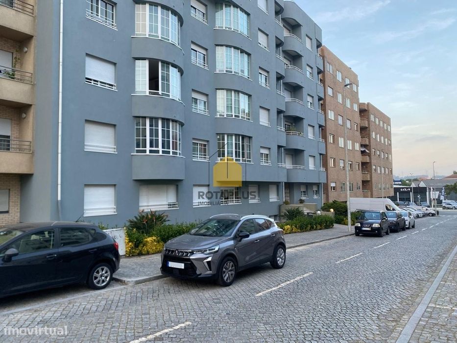 Apartamento T2 Urb. dos Altos