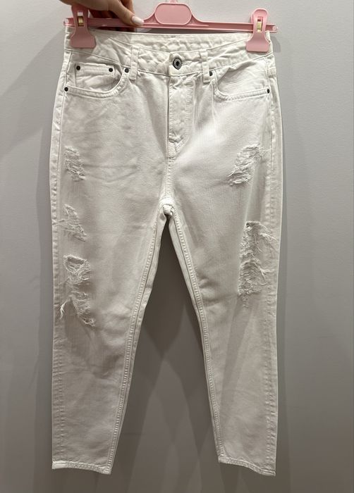 PEPE JEANS jeansy boyfriend z dziurami białe