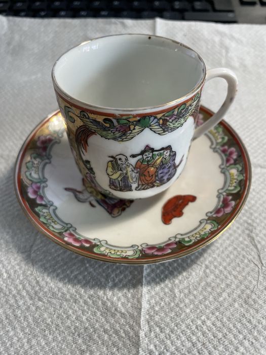 Pires com chavena macau