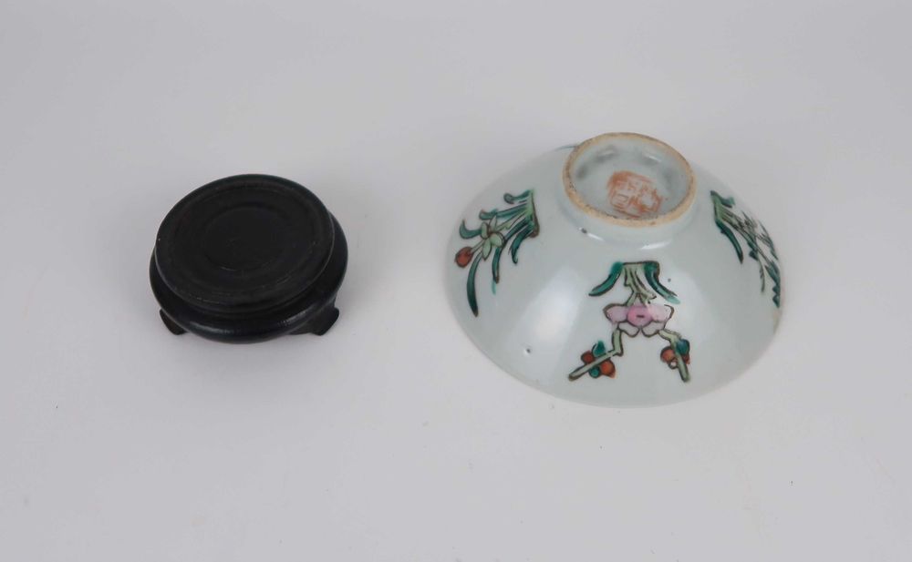 Taça pequena em porcelana da China
