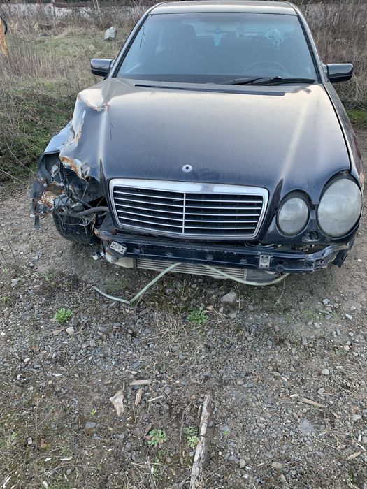 Мерседес-Бенс w 210  Е 300
