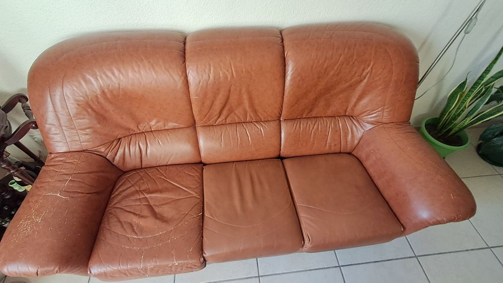 Conjunto de sofás em couro