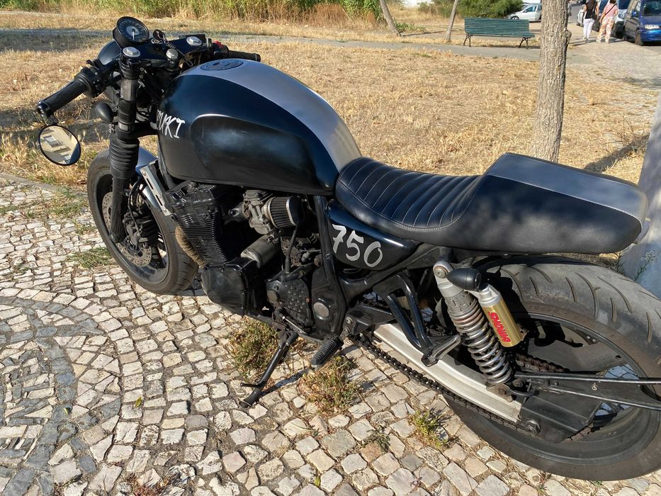 Suzuki Inazuma 750