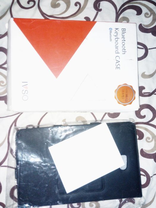 Якісний чохол з Bluetooth - клавіатурою для Samsung Galaxy 10.1"